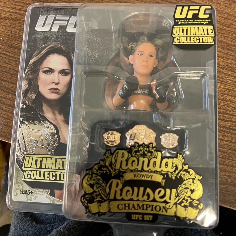 UFC Ultimate Collector Series 14 Ronda Rousey Action Figure